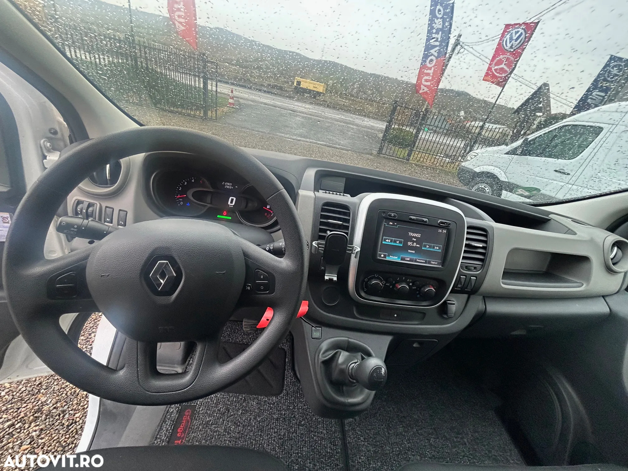 Renault Trafic - 10