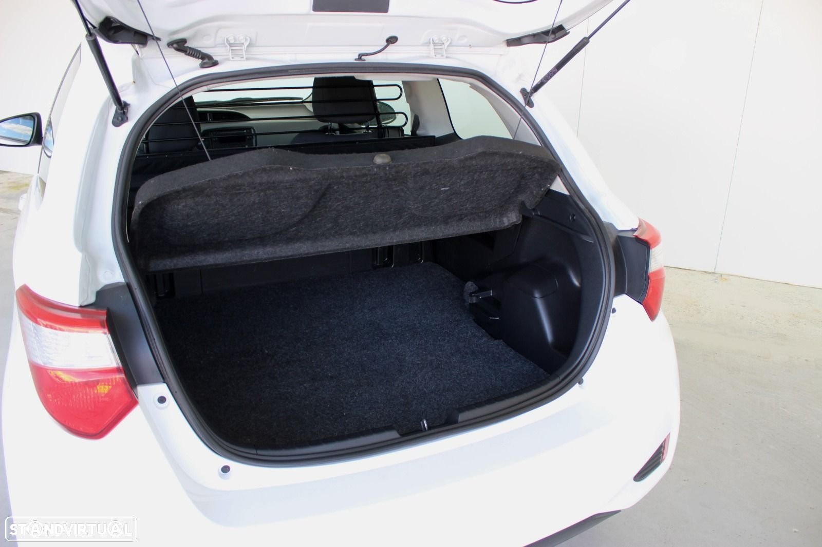 Toyota Yaris 1.4 D-4D ACtive - 8