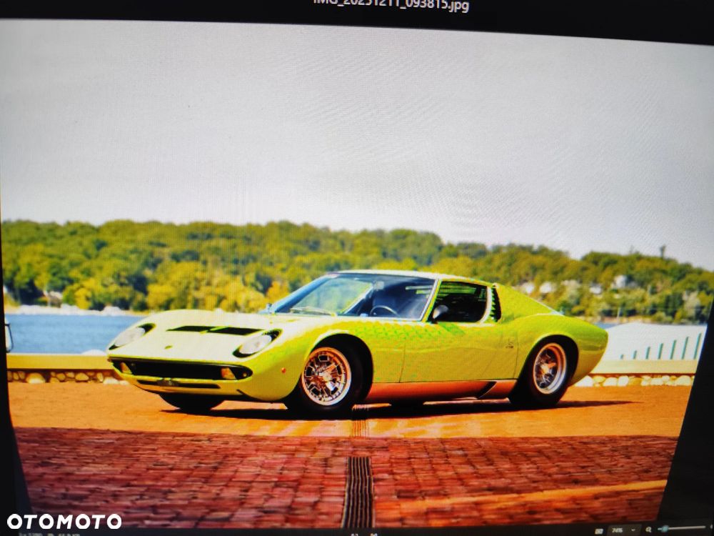 Aston Martin One-77 - 12