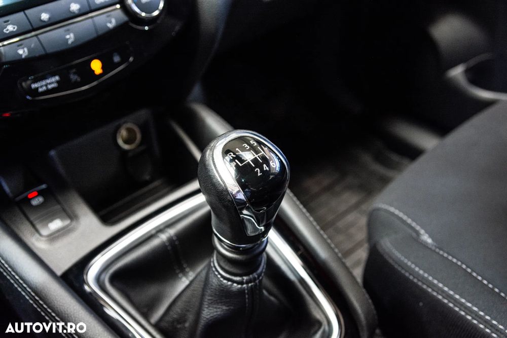 Nissan Qashqai 1.5D 114CP 2WD N-Connecta - 18