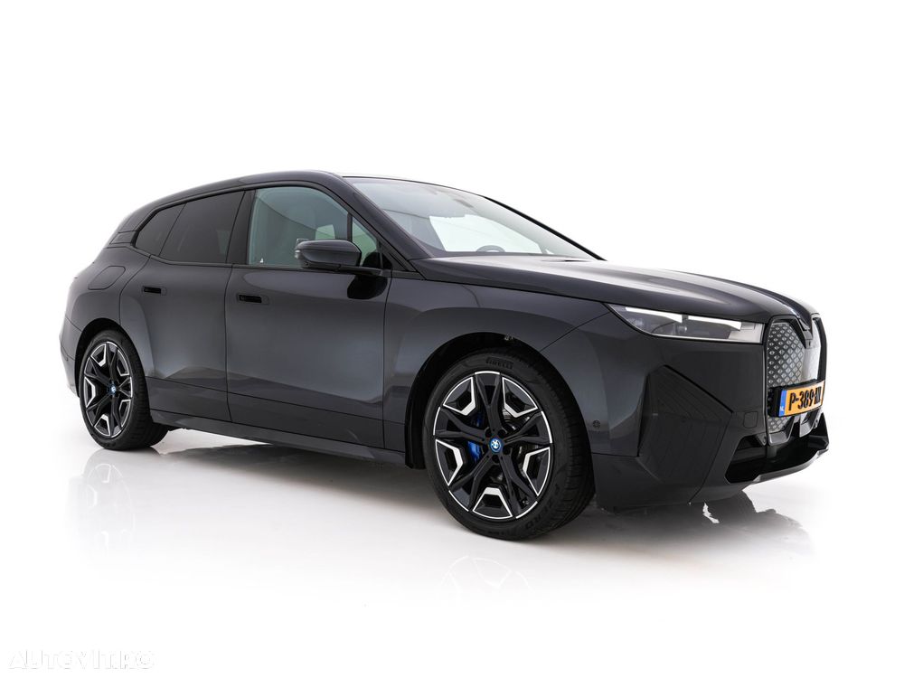 BMW iX xDrive40 - 26
