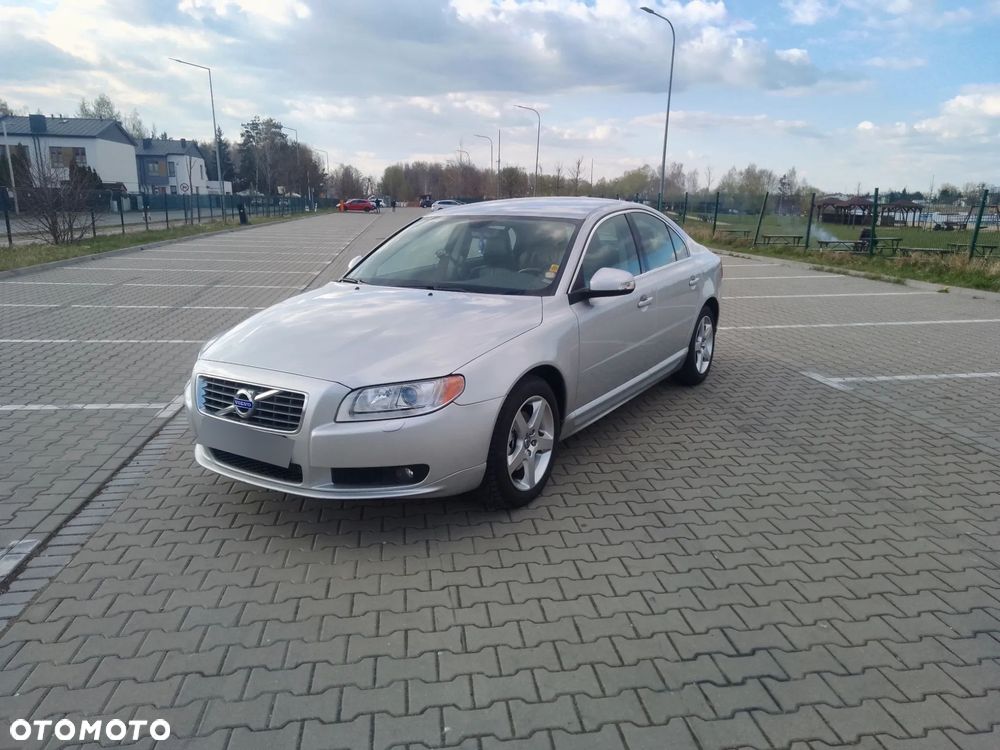 Volvo S80 2.5T Momentum - 1