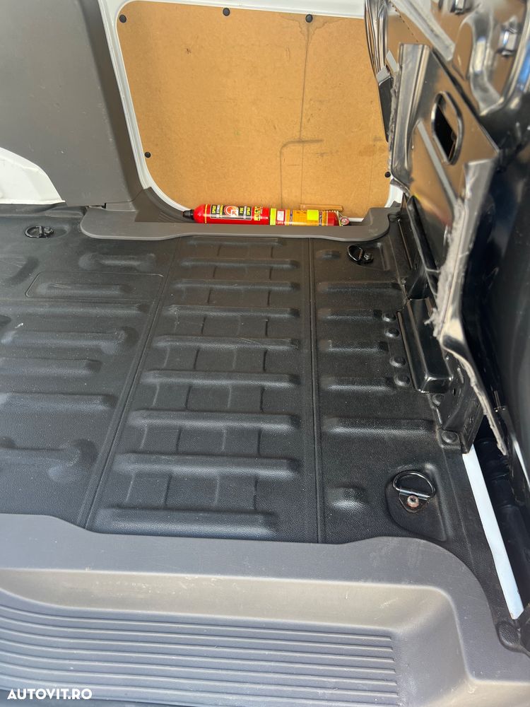 Ford Transit Connect Combi Commercial SWB(L1) N1 Trend - 15