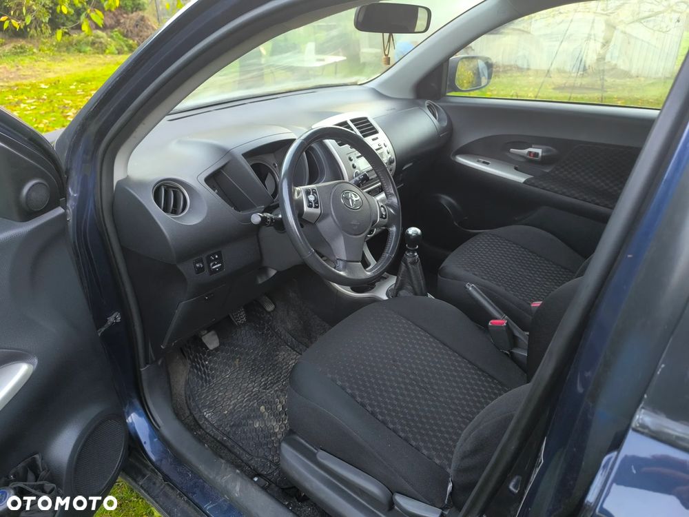 Toyota Urban Cruiser 1.4 D-4D Sol 4x4 - 7