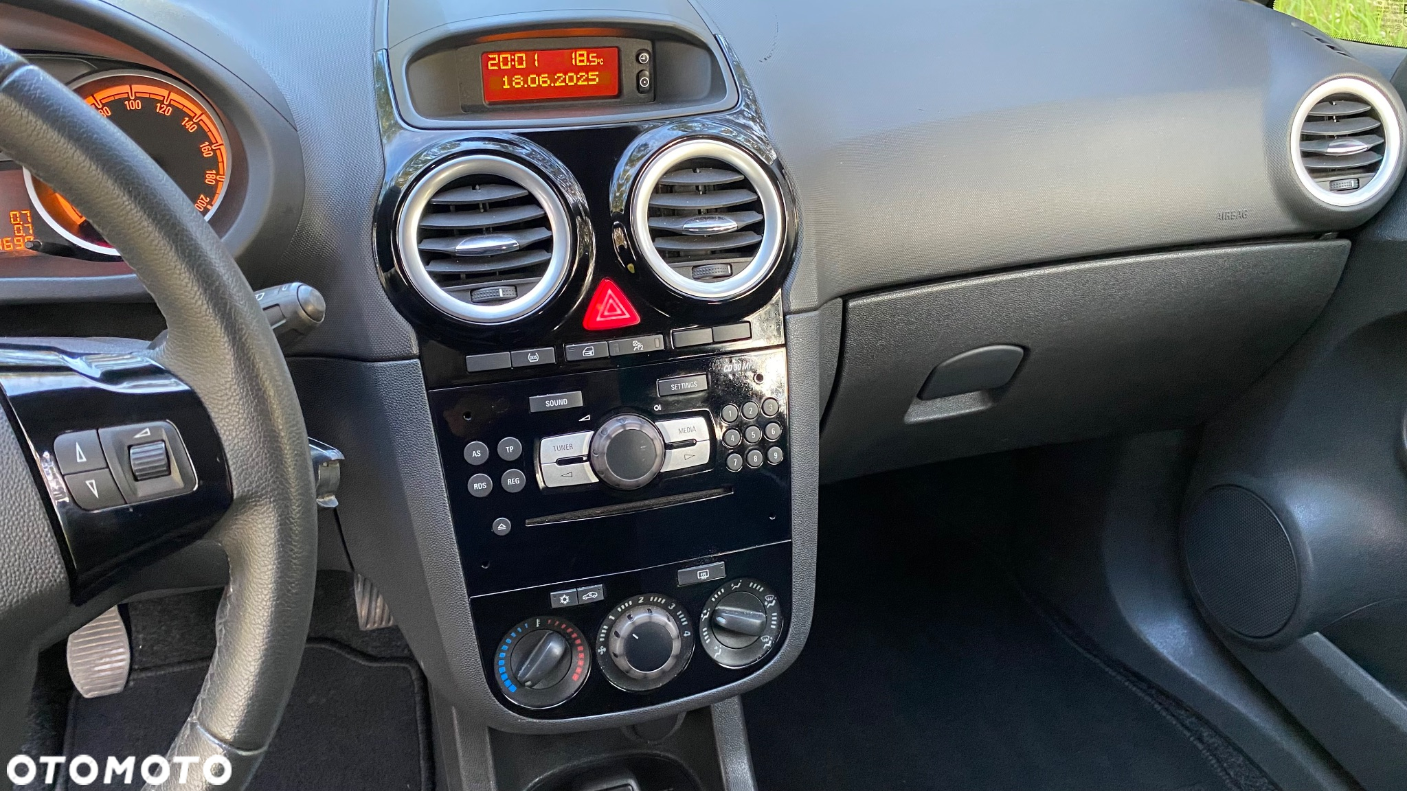 Opel Corsa 1.2 16V Color Edition - 11