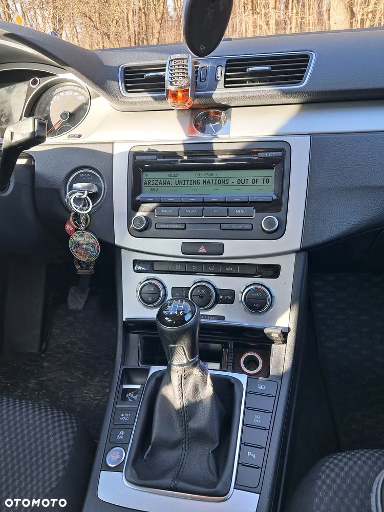 Volkswagen Passat 1.6 TDI Comfortline - 2