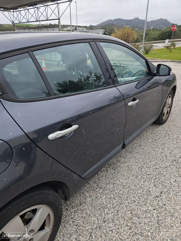 Renault Mégane 1.5 dCi Dynamique - 8