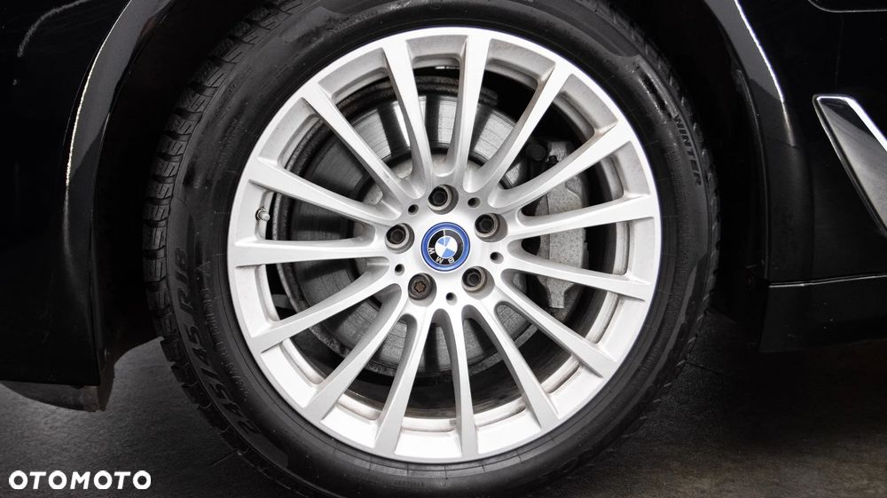 BMW Seria 5 530e PHEV - 10
