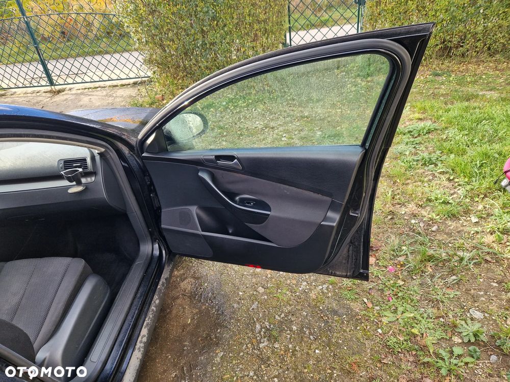 Volkswagen Passat 2.0 TDI DPF Comfortline - 19