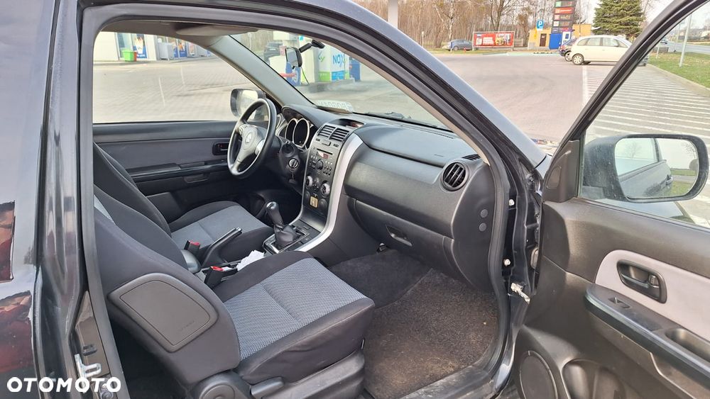 Suzuki Grand Vitara 1.6 - 8