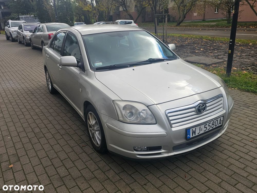 Toyota Avensis 2004 photo 2