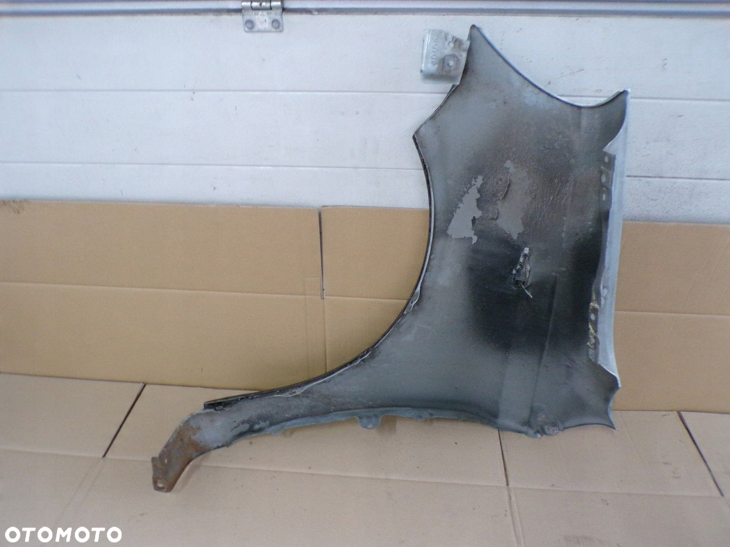 TOYOTA YARIS I LIFT BŁOTNIK PRAWY PRZÓD 8R0 - 6