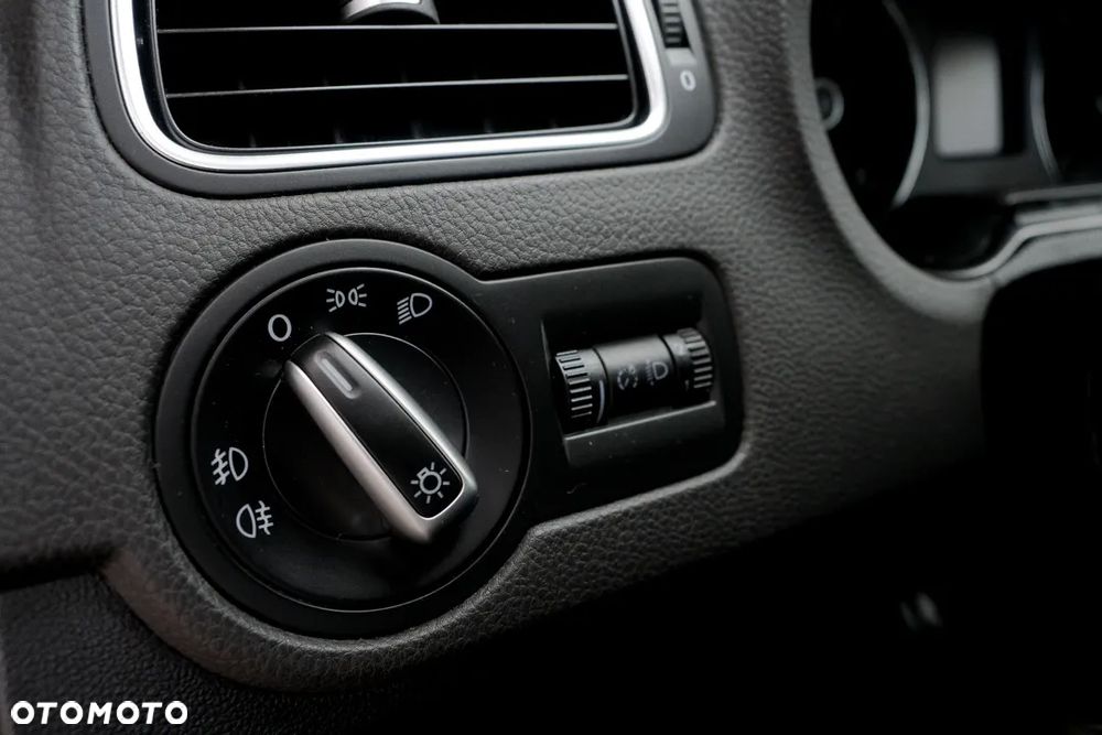 Volkswagen Polo 1.4 16V Comfortline - 14