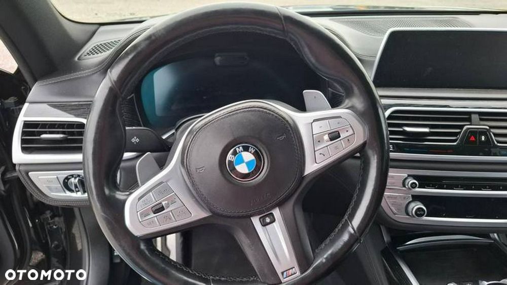 BMW Seria 7 - 8