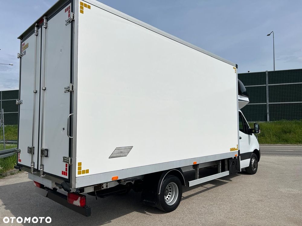 Mercedes-Benz Sprinter - 3