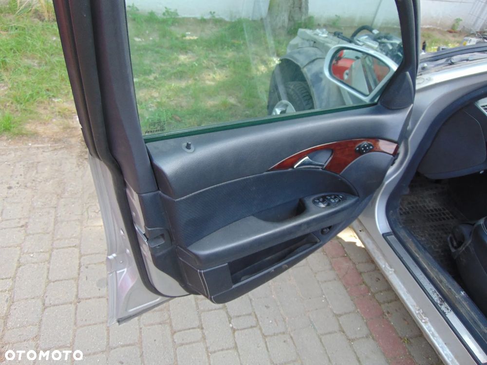 Kompletny srodek Mercedes w211 - 12