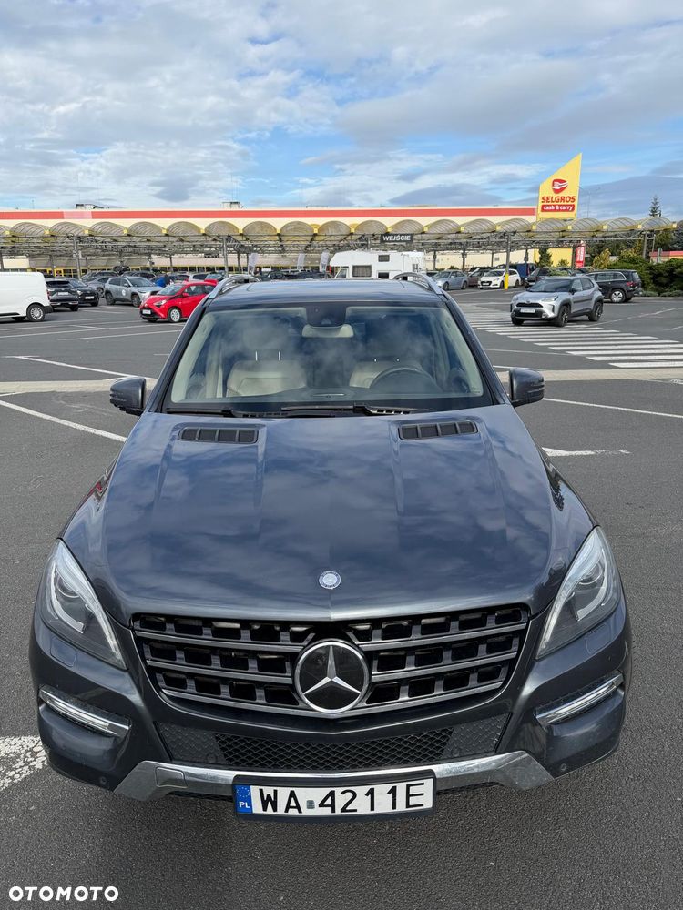 Mercedes-Benz ML 350 BlueTec 4-Matic - 12