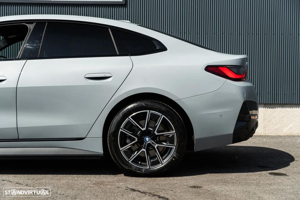 BMW i4 eDrive40 Pack Desportivo M - 37