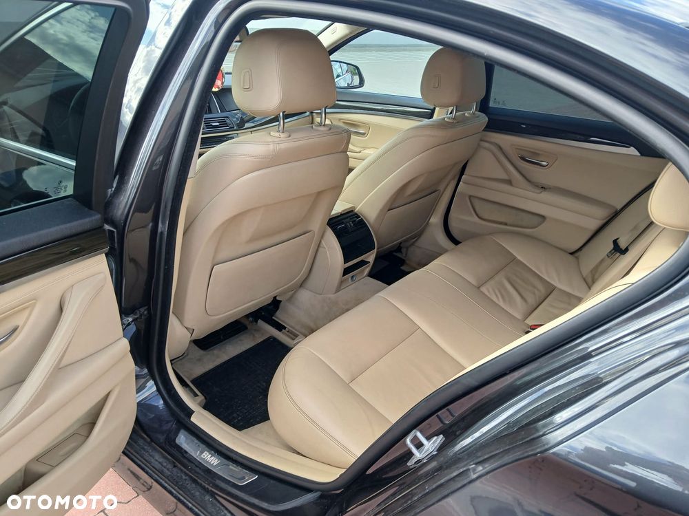 BMW Seria 5 520d Luxury Line - 12