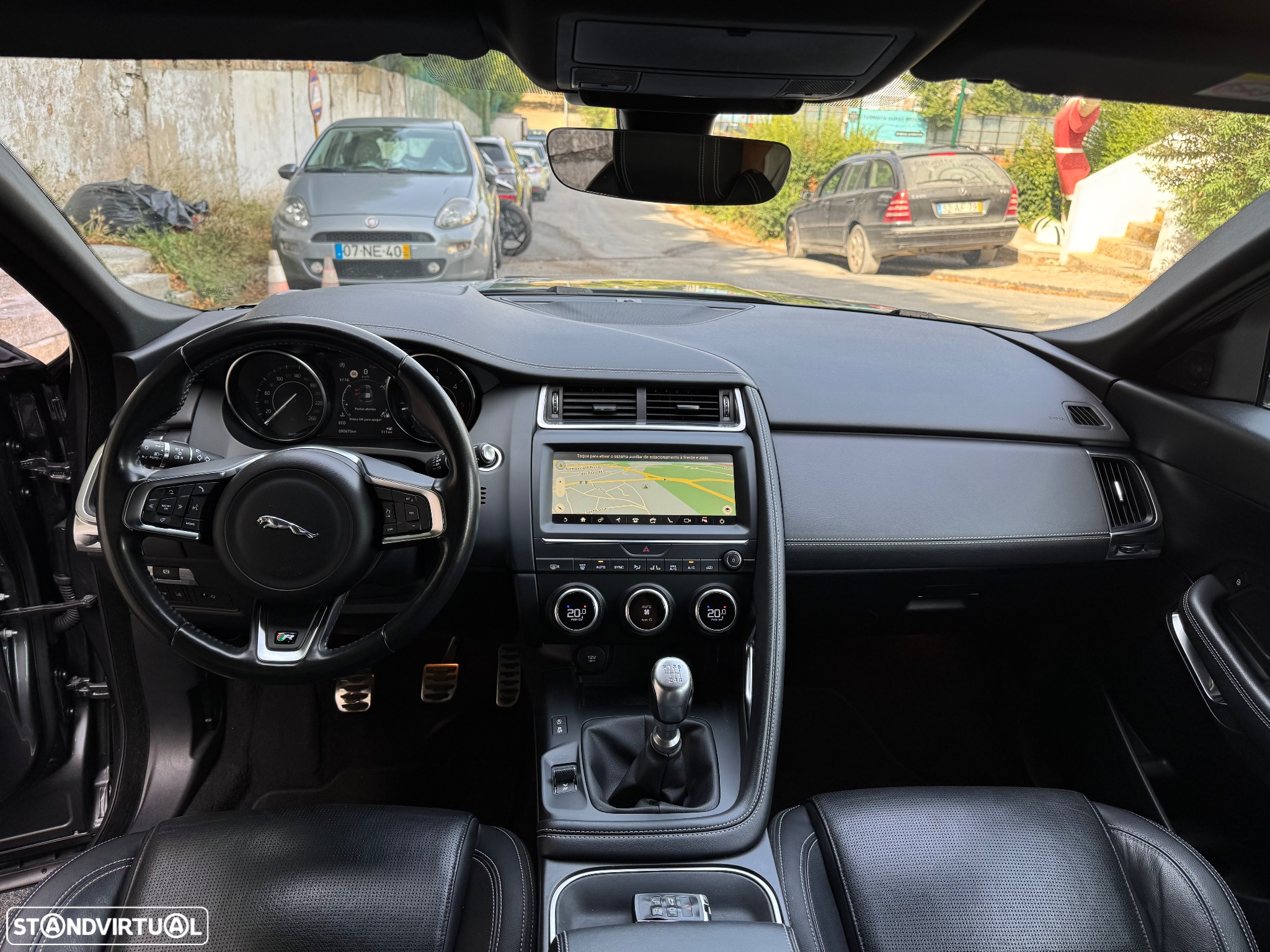 Jaguar E-Pace 2.0 i4D R-Dynamic S - 11
