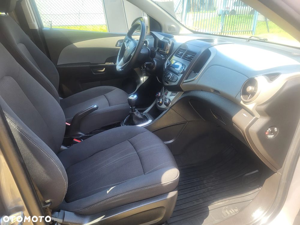 Chevrolet Aveo 1.6 LTZ - 13