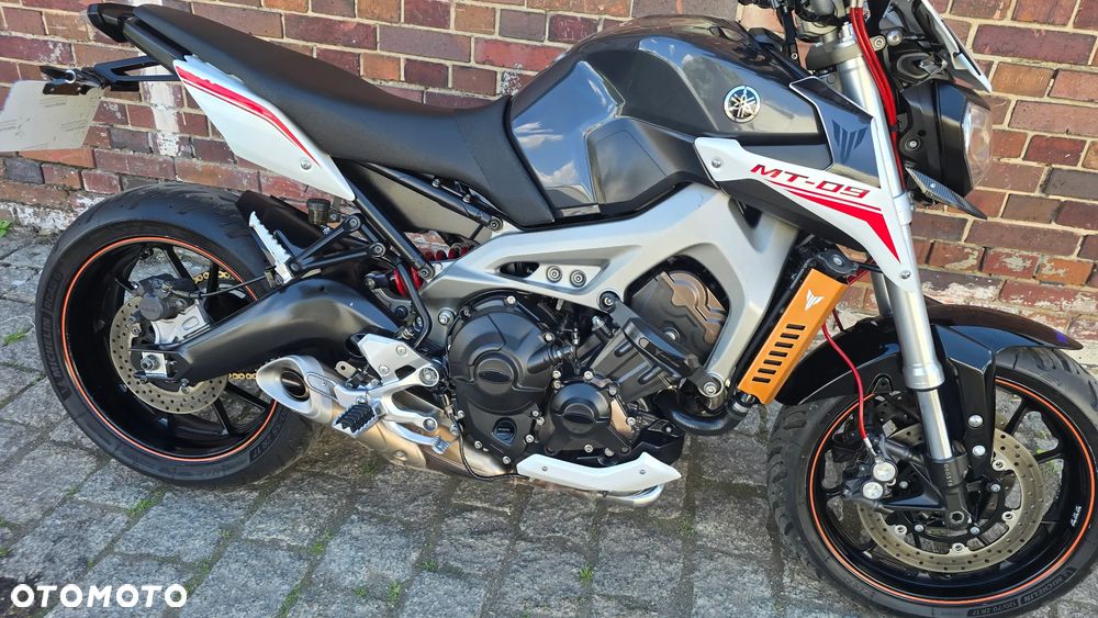 Yamaha MT - 28