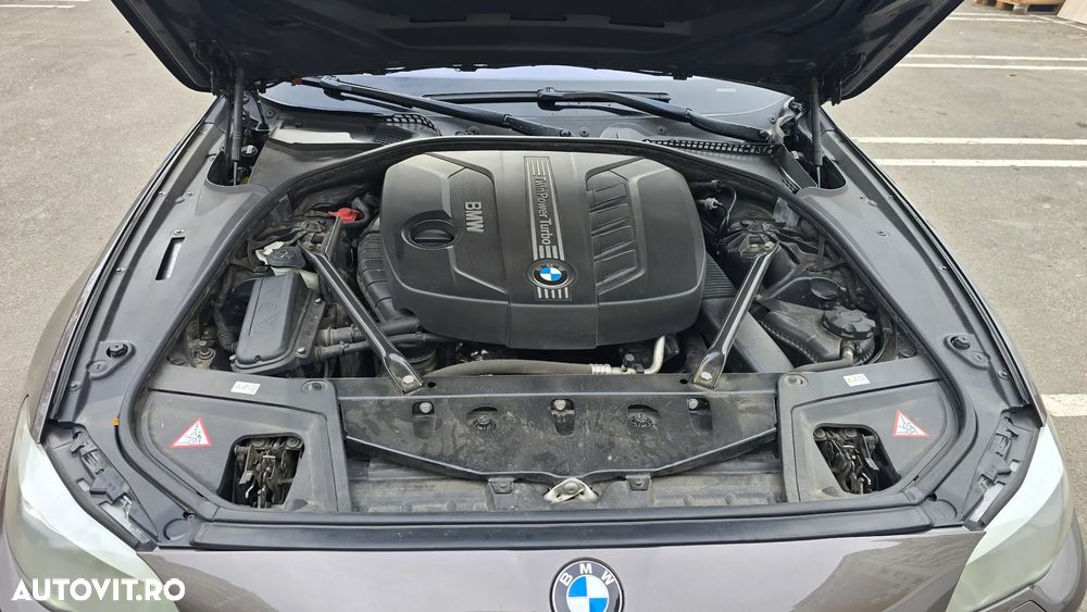 BMW Seria 5 525d xDrive AT - 14
