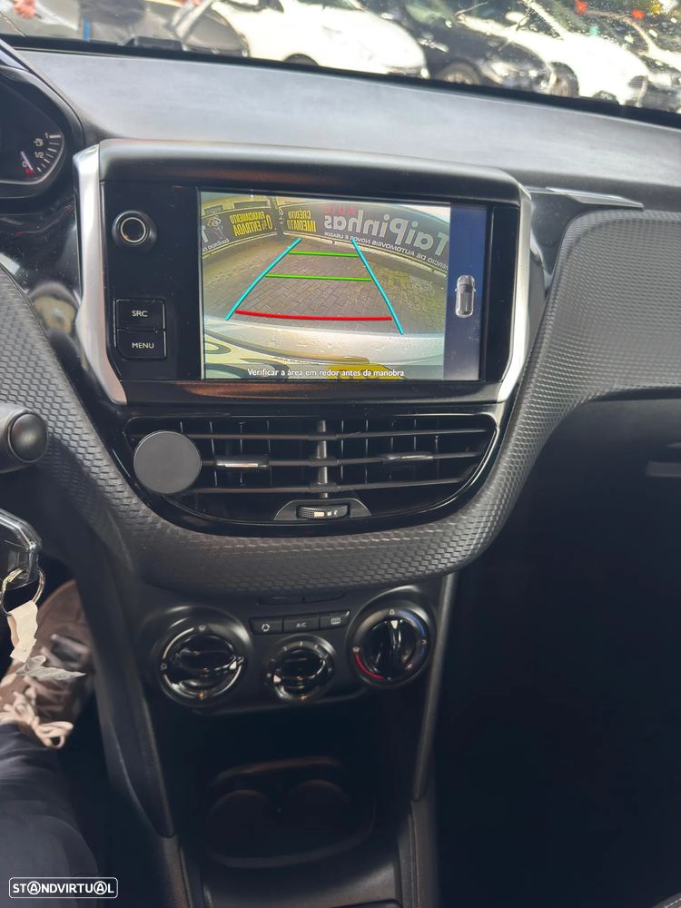 Peugeot 208 1.6 BlueHDi Style - 12