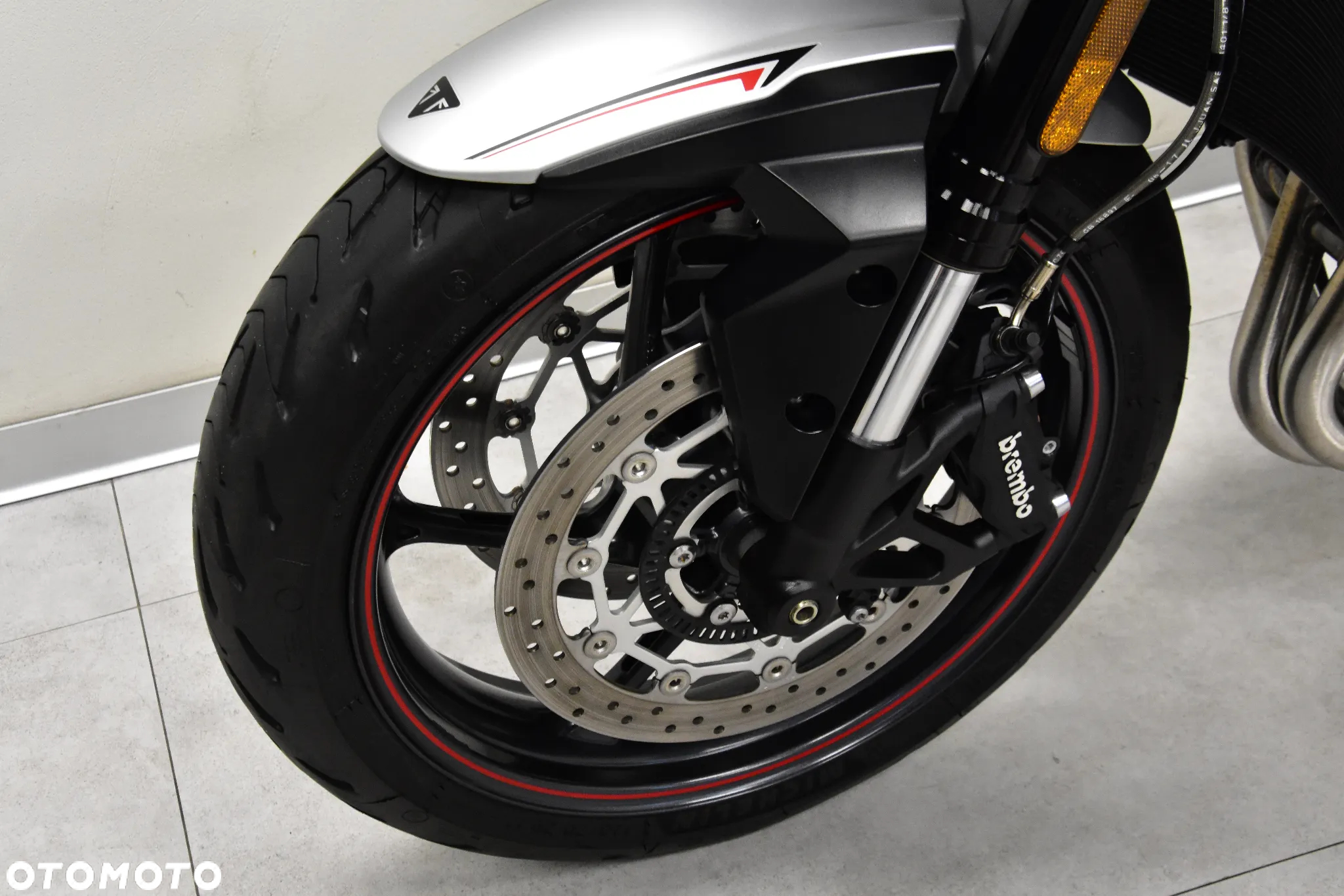 Triumph Street Triple - 32