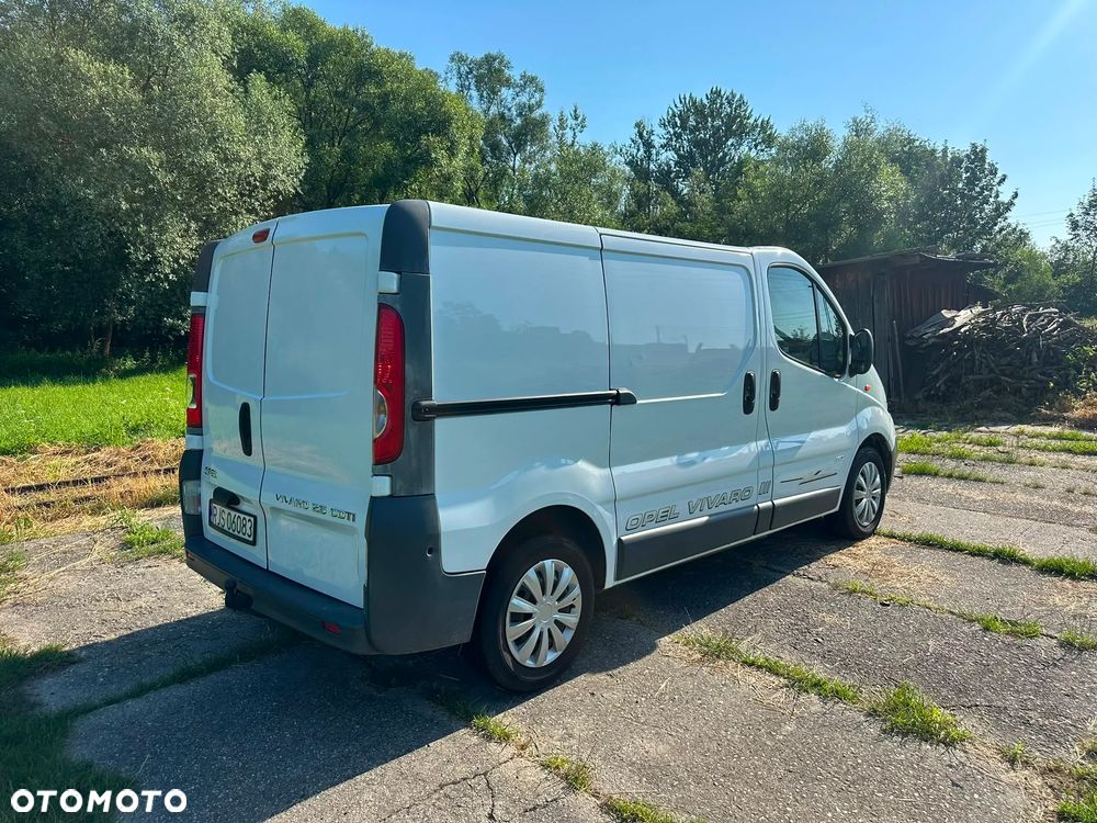 Opel Vivaro 2.5 diesel 145kM 2008 rok, automat, HAK, orginalny przebieg! BEZWYPADKOWY - 17