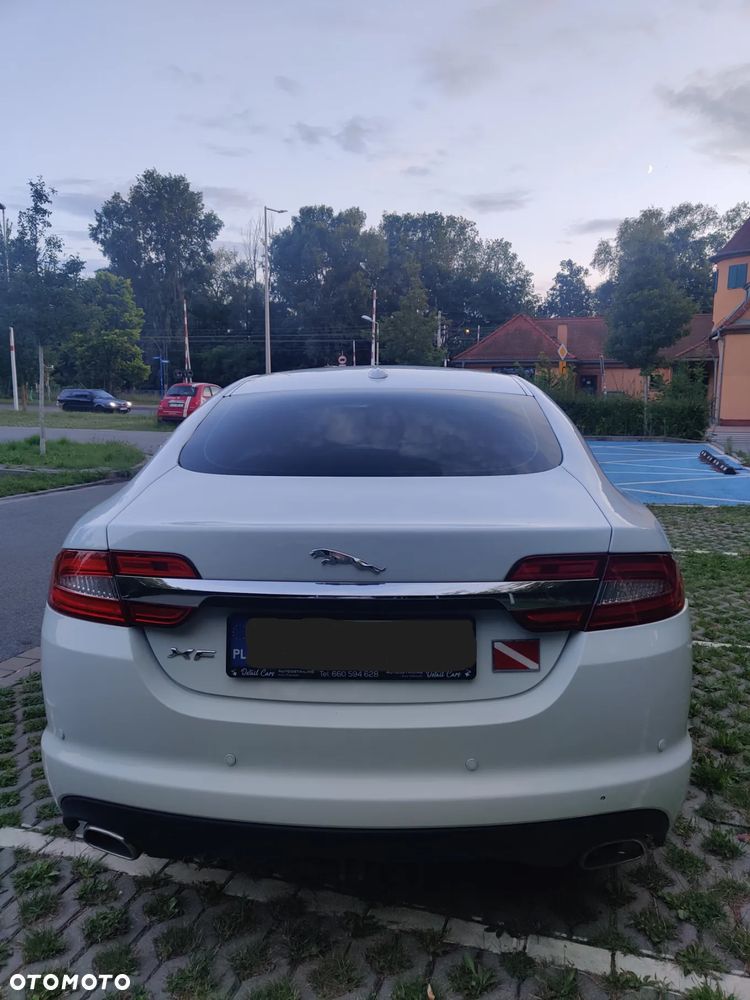 Jaguar XF 2.2 D Luxury - 3