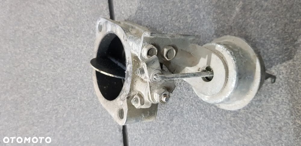 Opel Monterey 3.1 Przepustnica - 3