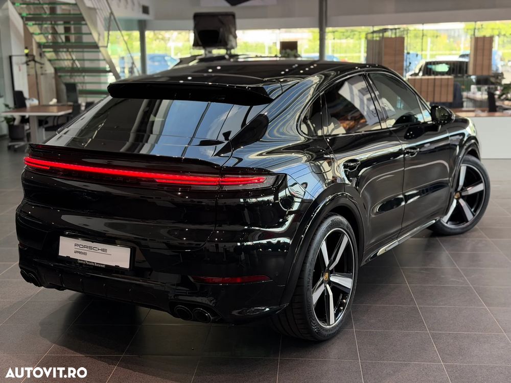 Porsche Cayenne Coupe GTS - 6