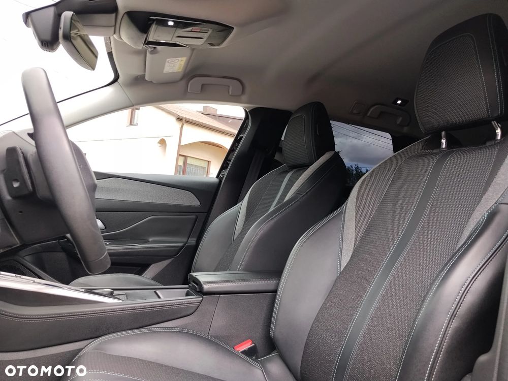 Peugeot 308 BlueHDi 130 EAT8 Allure - 28