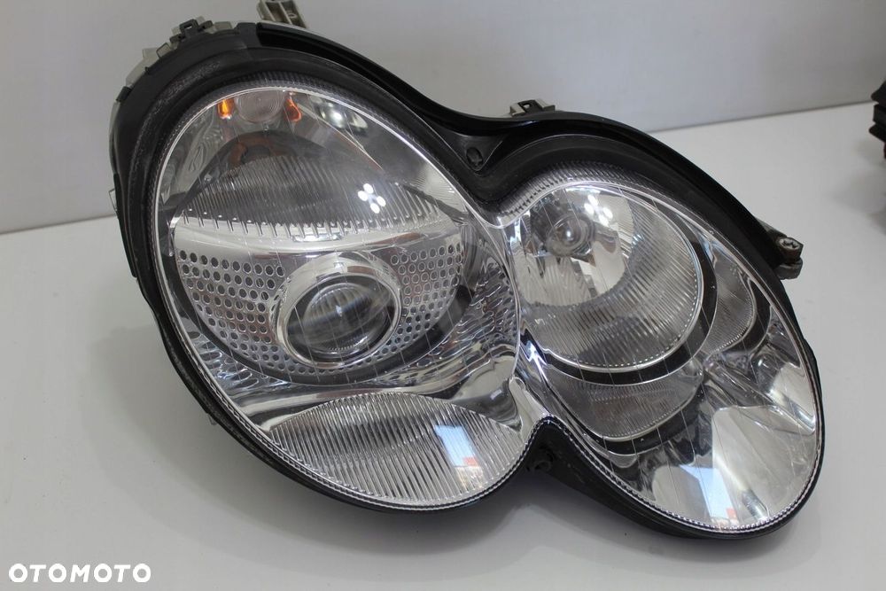 Reflektor prawy bi-xenon lampa prawa kpl OE Mercedes SL R230 W230 Europa - 2