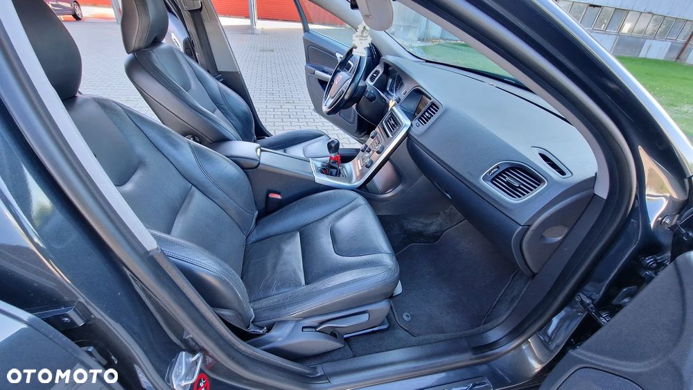 Volvo S60 D3 Momentum - 12