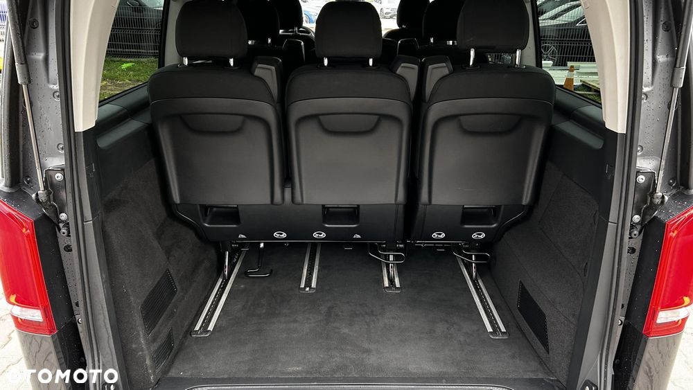 Mercedes-Benz Klasa V - 21