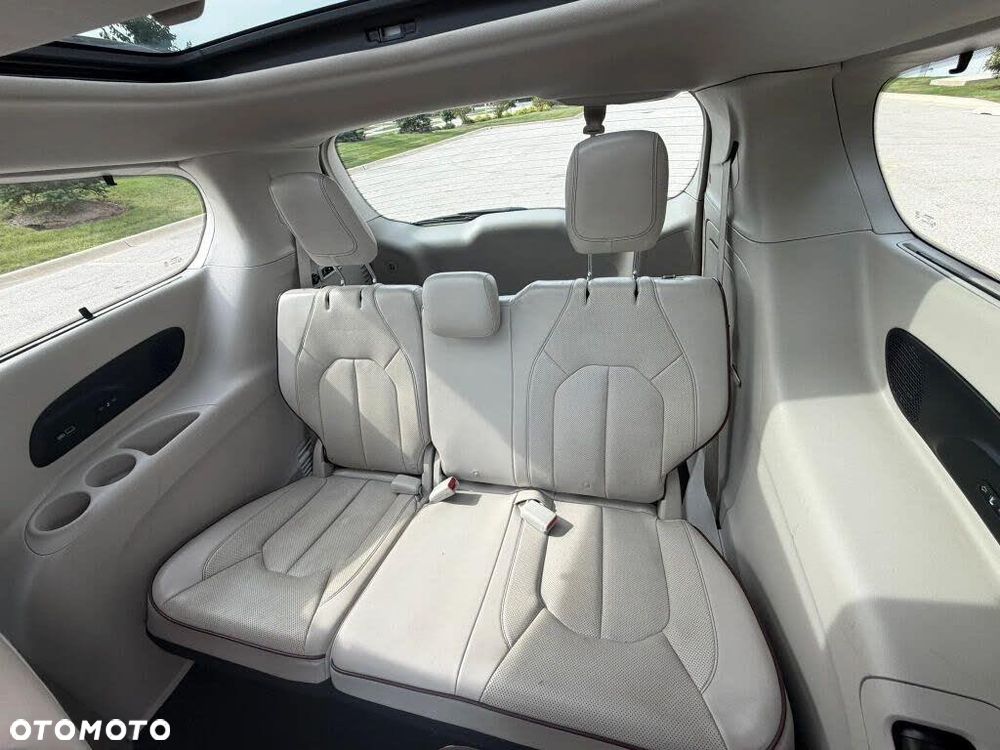 Chrysler Pacifica - 13