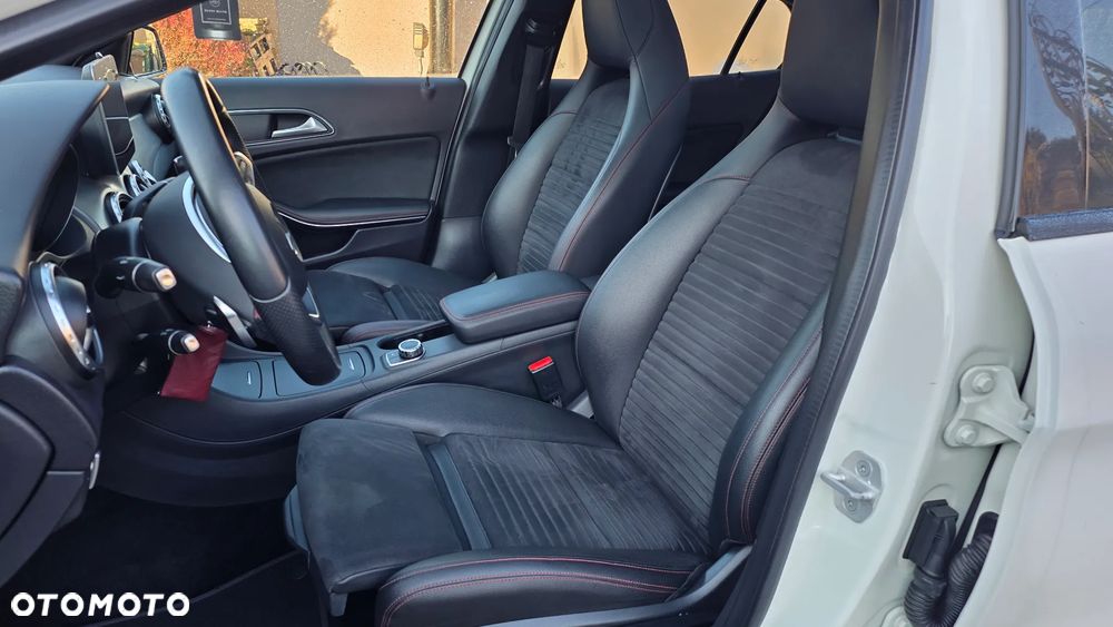 Mercedes-Benz GLA 200 d 4-Matic AMG Line - 18