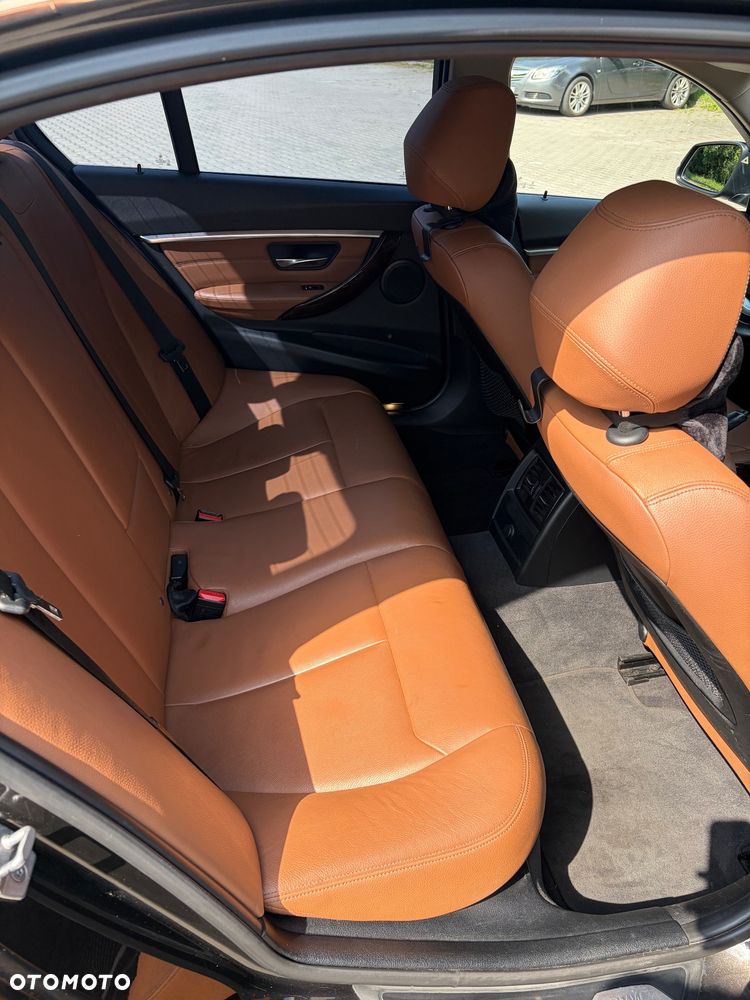BMW Seria 3 320d xDrive Luxury Line - 16