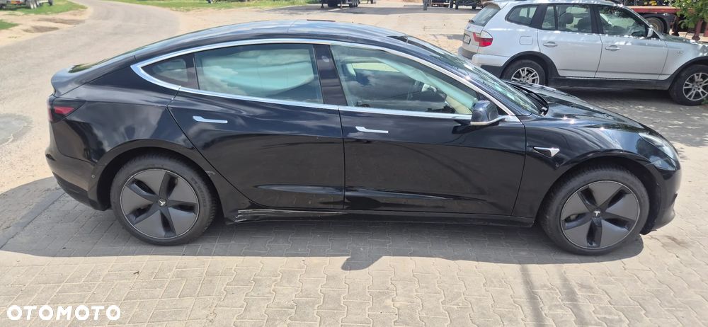 Tesla Model 3 - 5
