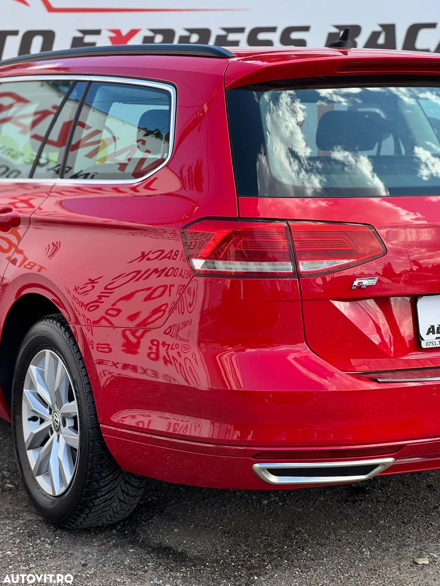 Volkswagen Passat Variant 1.6 TDI (BlueMotion Technology) DSG Comfortline - 22