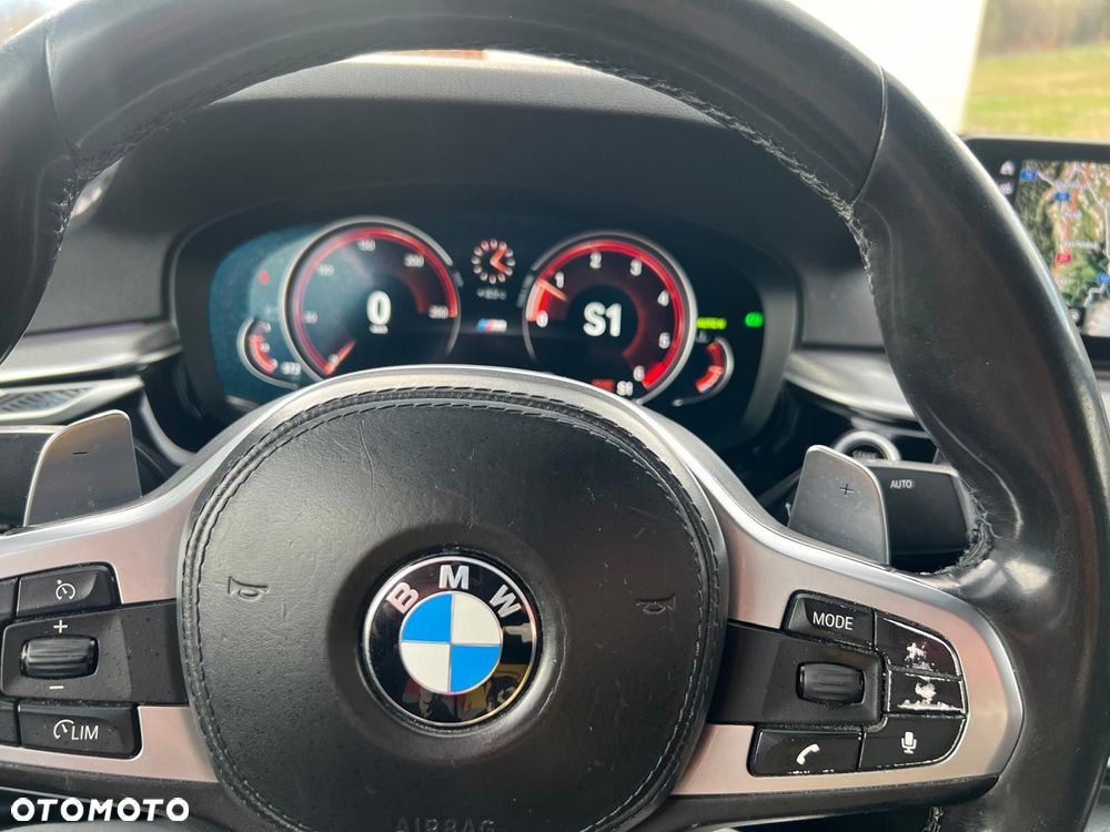 BMW Seria 5 530d xDrive - 7