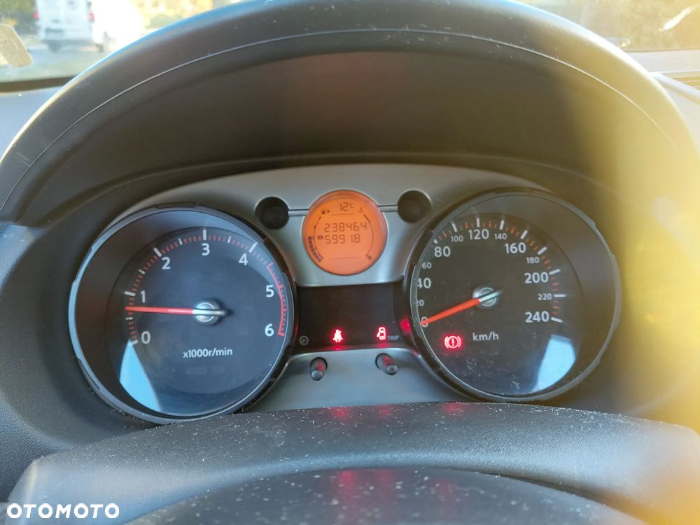 Nissan Qashqai 2.0 dCi 4 x 4 DPF tekna - 5