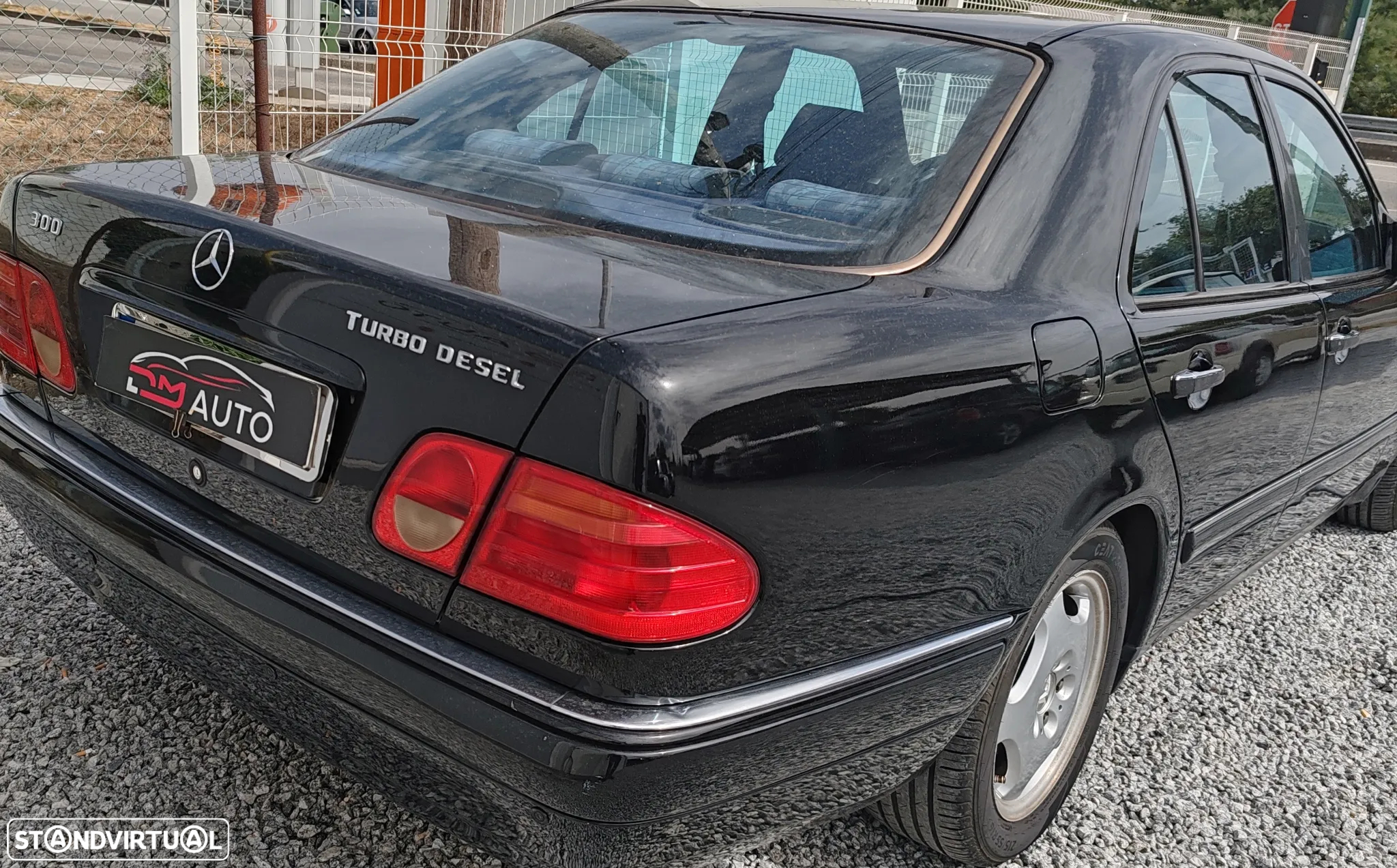 Mercedes-Benz E 300 TD Classic - 9