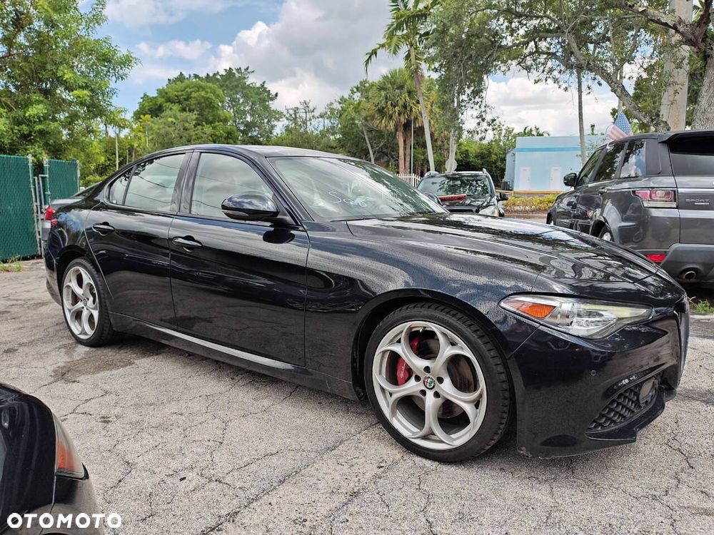 Alfa Romeo Giulia - 19