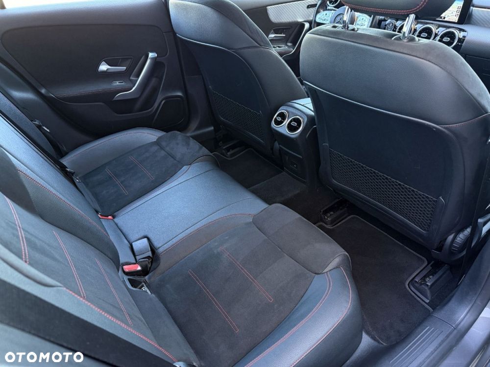 Mercedes-Benz Klasa A 180 d 8G-DCT Lim AMG Line Advanced - 32