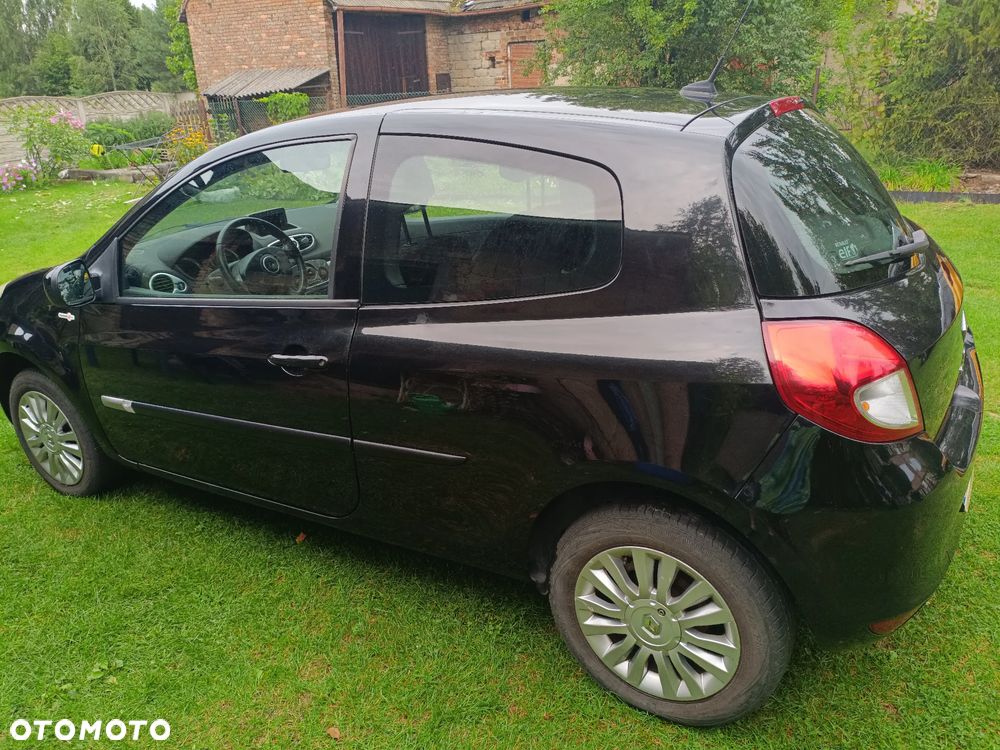 Renault Clio 1.2 16V 75 TomTom Edition - 4