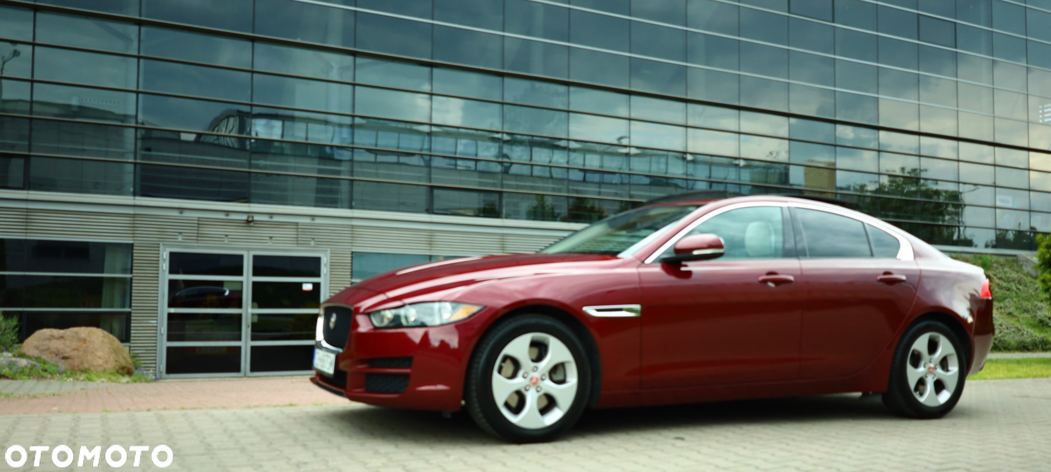 Jaguar XE 2.0 T Prestige - 10