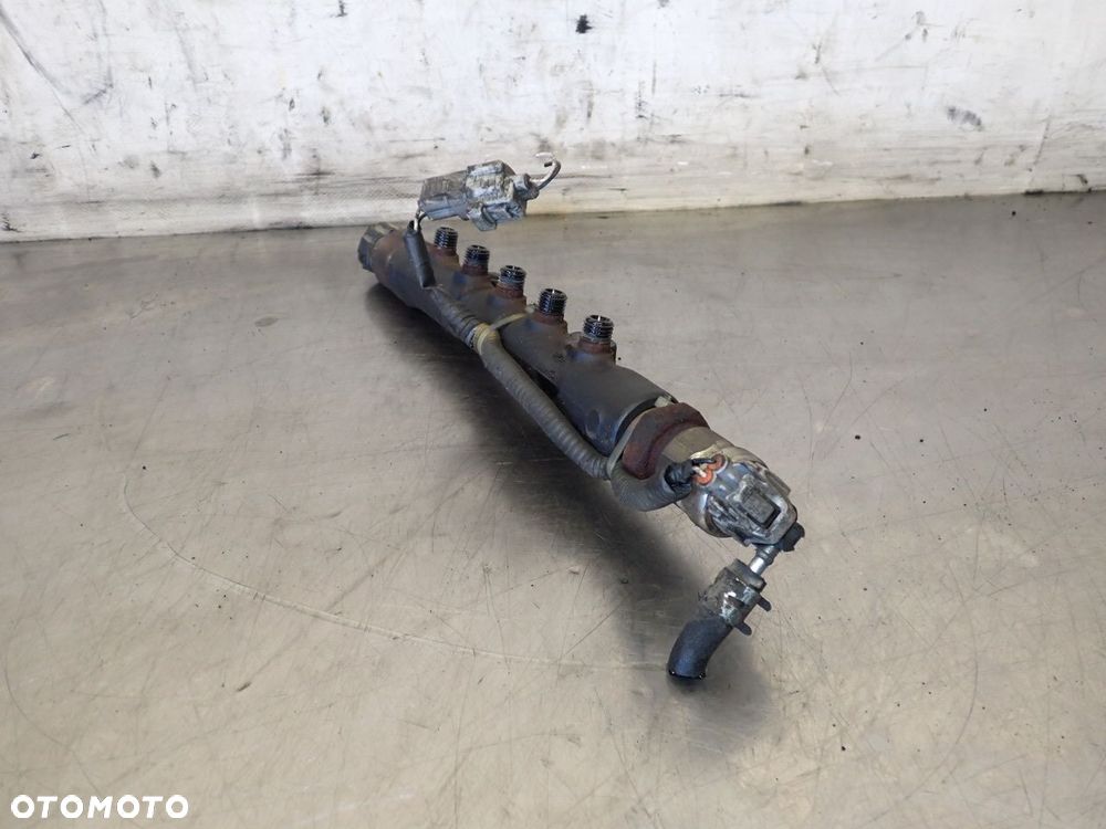 LISTWA WTRYSKOWA TOYOTA COROLLA E12 2.0 - 4